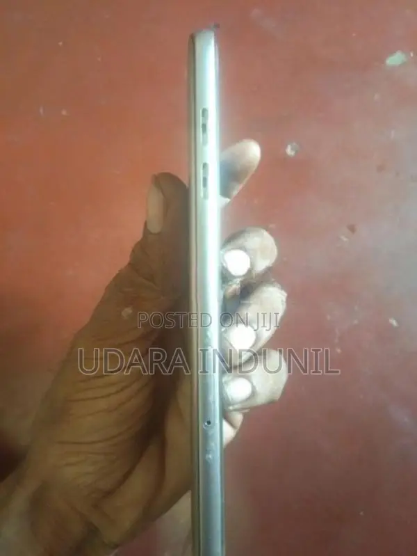 Samsung Galaxy A7 (Used)
