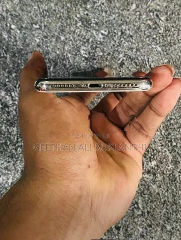 Apple iPhone X (Used)