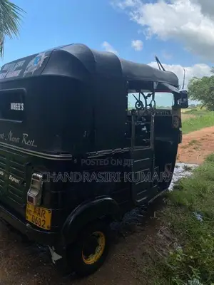 Bajaj RE 2016