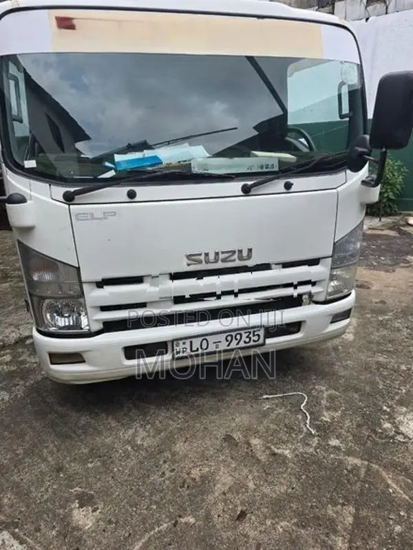 Isuzu Elf 2014