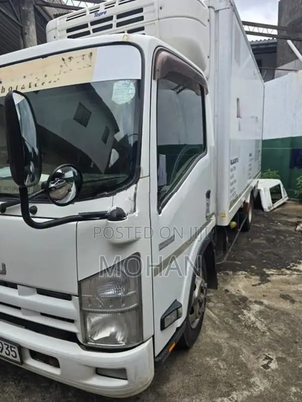Isuzu Elf 2014