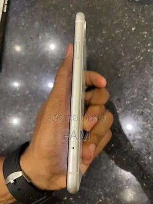 Apple iPhone XR (Used)