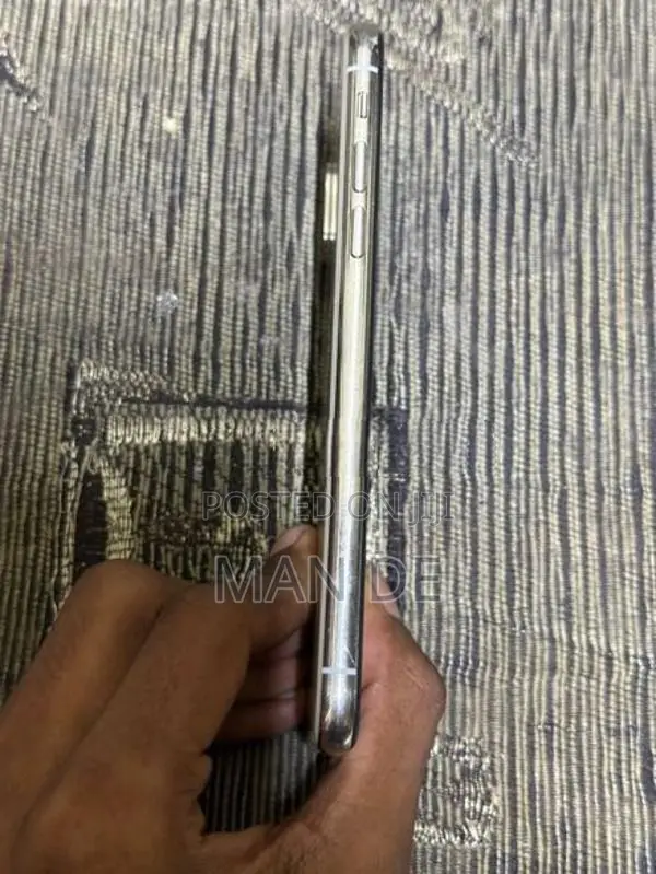 Apple iPhone XS (Used)