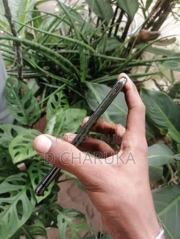 Apple iPhone XS (Used)