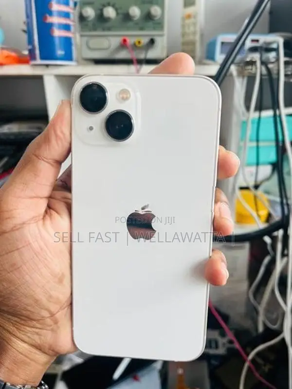 Apple iPhone 13 (Used)