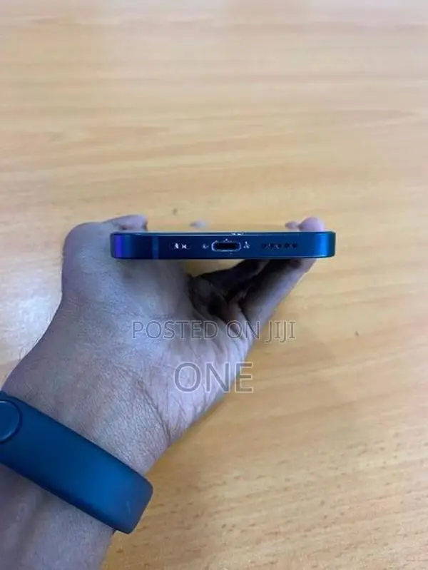 Apple iPhone 14 (Used)