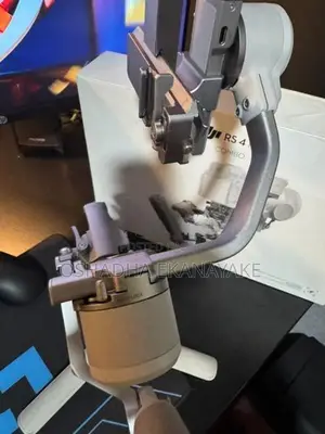 DJI RS 4 Mini Gimbal Combo