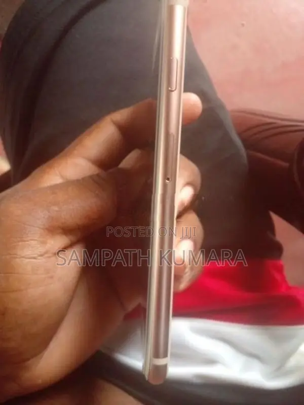 Apple iPhone 8 (Used)