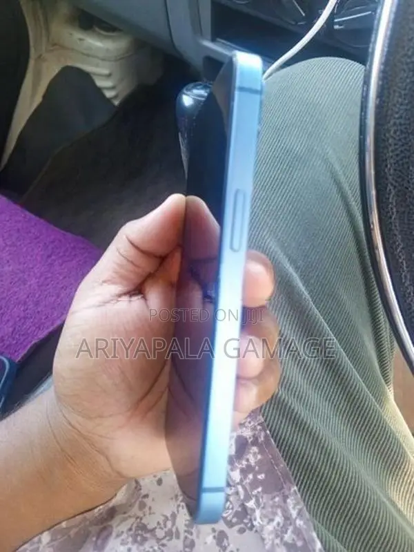 Apple iPhone 13 (Used)