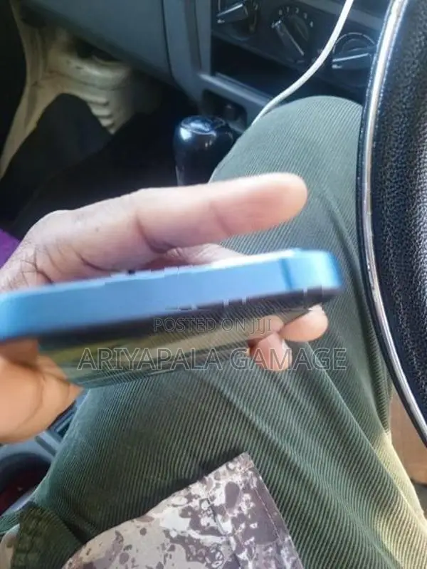 Apple iPhone 13 (Used)