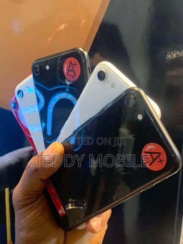 Apple iPhone SE 2 (Used)