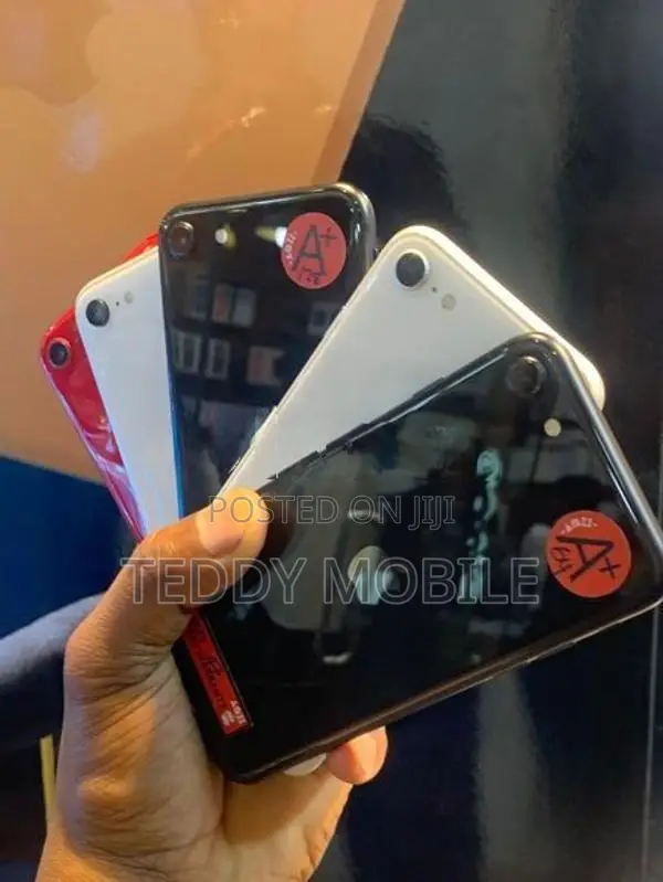 Apple iPhone SE 2 (Used)