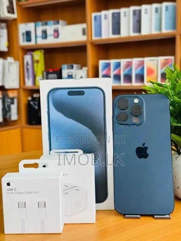 Apple iPhone 15 Pro Max 256GB (Used)