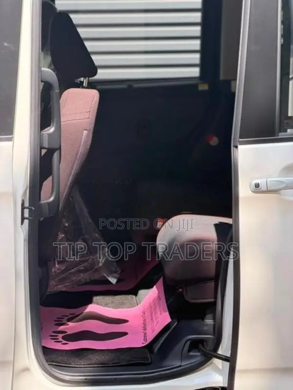 Toyota Roomy G 2023