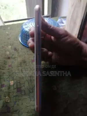 Apple iPhone 8 (Used)