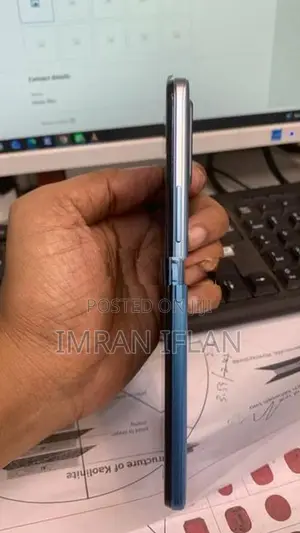 Vivo y10 4GB 128 (Used)
