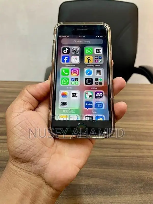 Apple iPhone 7 (128GB) (Used)