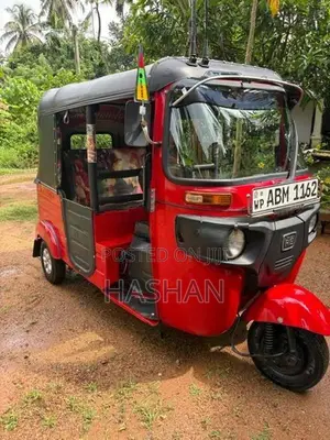 Bajaj RE 2016