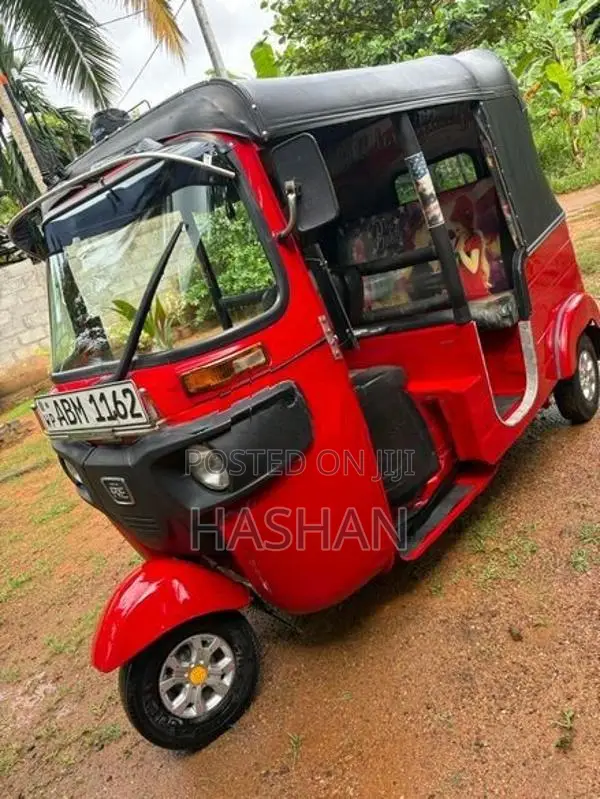 Bajaj RE 2016