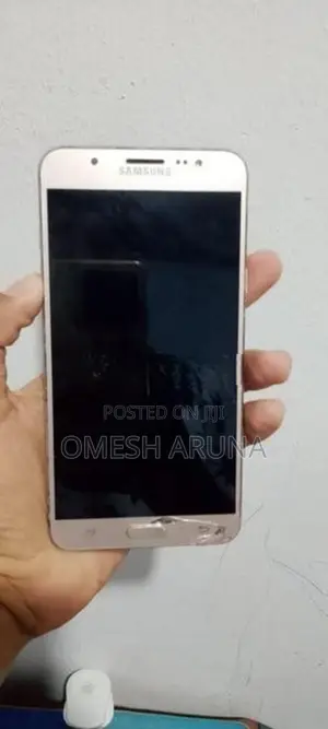 Samsung Galaxy J7 (Used)