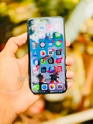 Apple iPhone XS (Used)