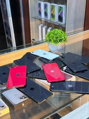 Apple iPhone SE 2 (Used)