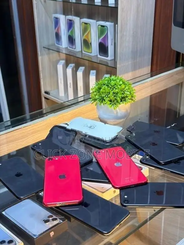 Apple iPhone SE 2 (Used)