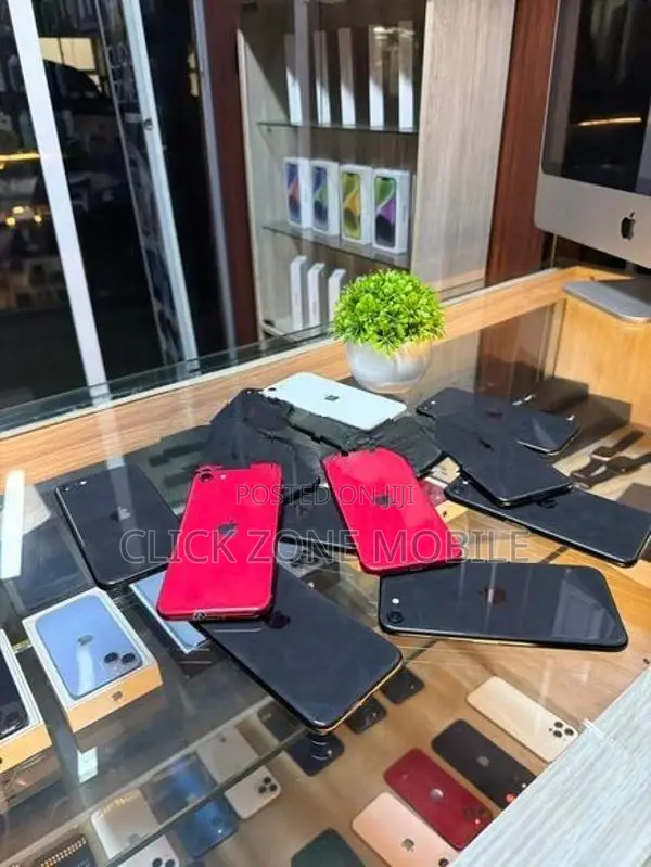 Apple iPhone SE 2 (Used)