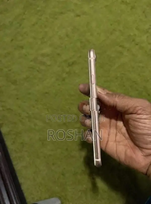 Apple iPhone 8 (Used)