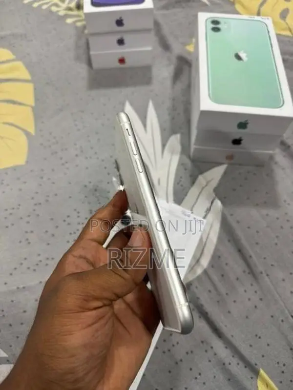Apple iPhone 11 128GB (Used)