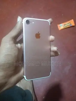Apple iPhone 7 128GB (Used)
