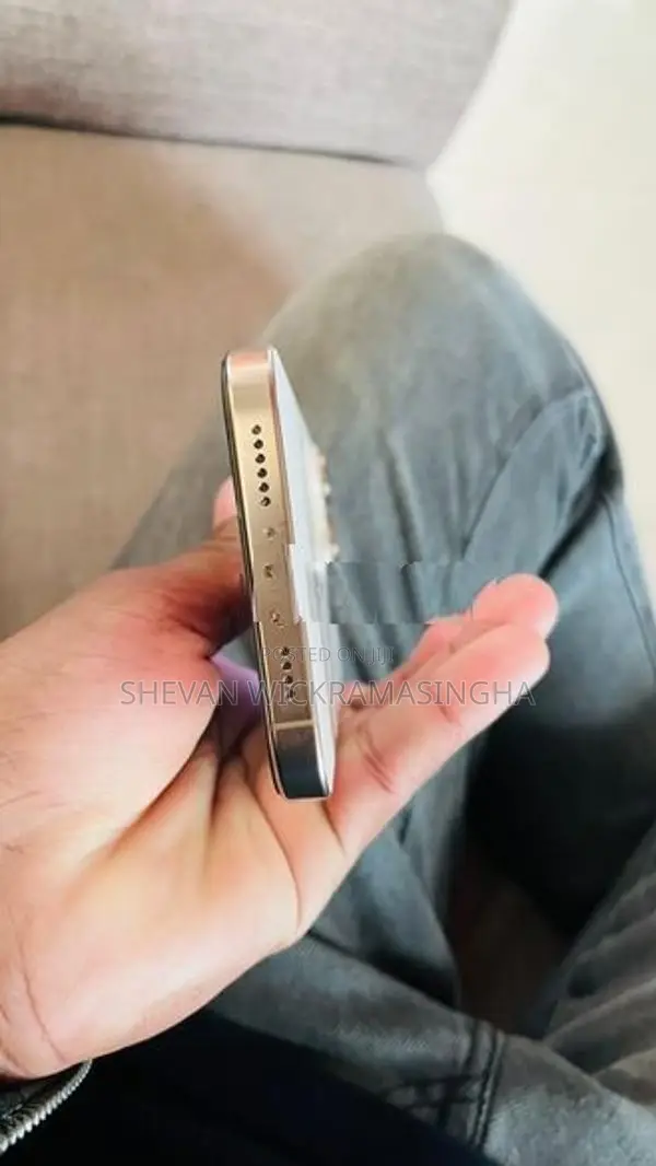 Apple iPhone 16 Pro Max (Used)