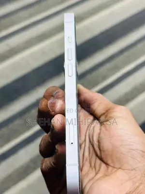 Apple iPhone 13 (Used)