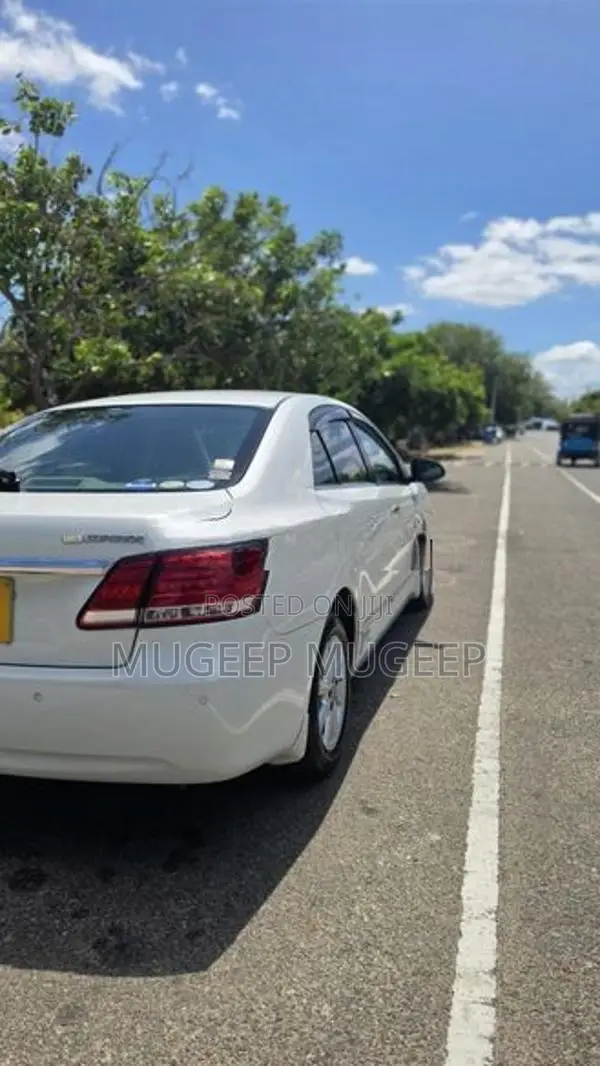 Toyota Premio 2018