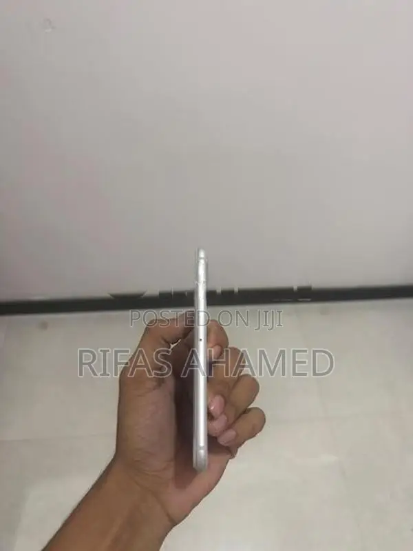 Apple iPhone 8 (Used)