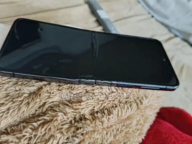 Samsung Z Flip 4 (Used)