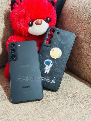 Samsung Galaxy S22 (Used)