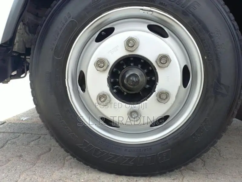 Isuzu Elf 14.5 MANUAL 6 NUT 2018