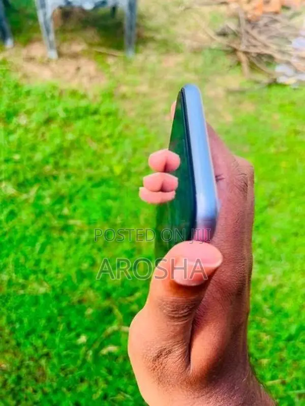 Apple iPhone 11 (Used)