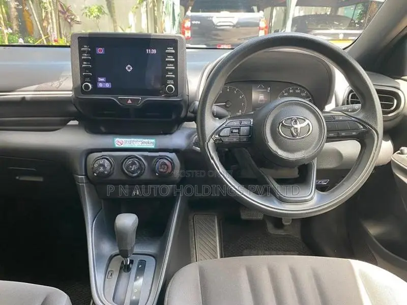 Toyota Yaris X GRADE-SAFETY 2023
