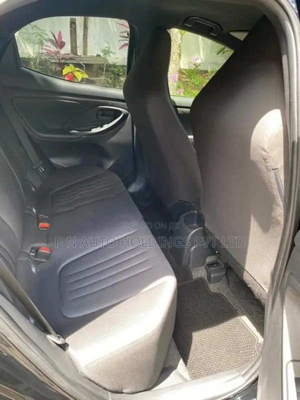 Toyota Yaris X GRADE-SAFETY 2023