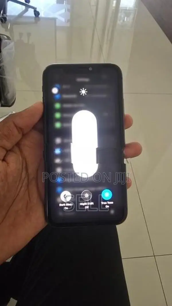 Apple iPhone 11 (Used)