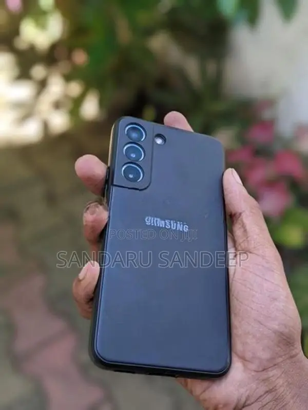 Samsung Galaxy S22 (Used)