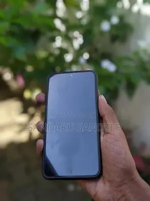 Samsung Galaxy S22 (Used)
