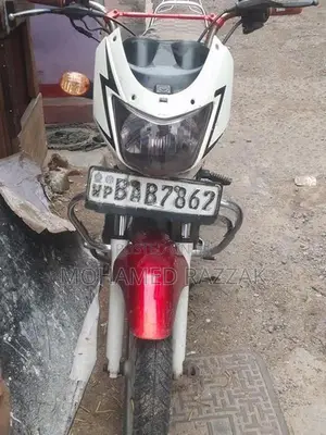 Bajaj CT100 2012