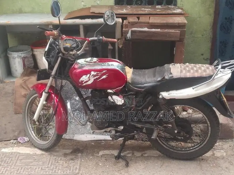 Bajaj CT100 2012