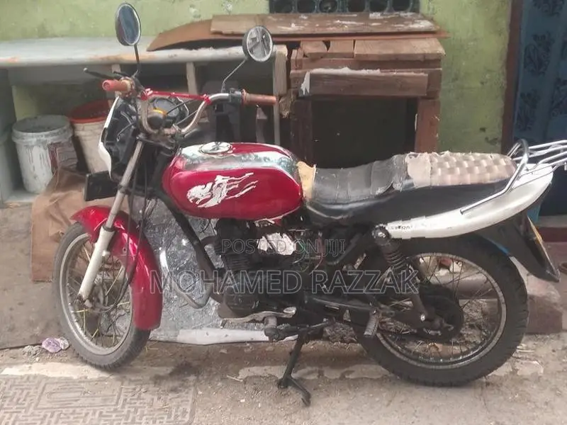 Bajaj CT100 2012