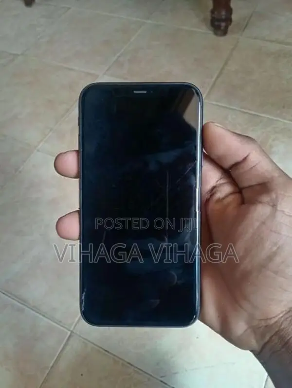 Apple iPhone 11 (Used)