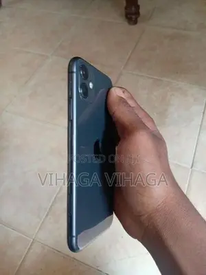 Apple iPhone 11 (Used)