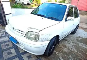 Nissan March 2001